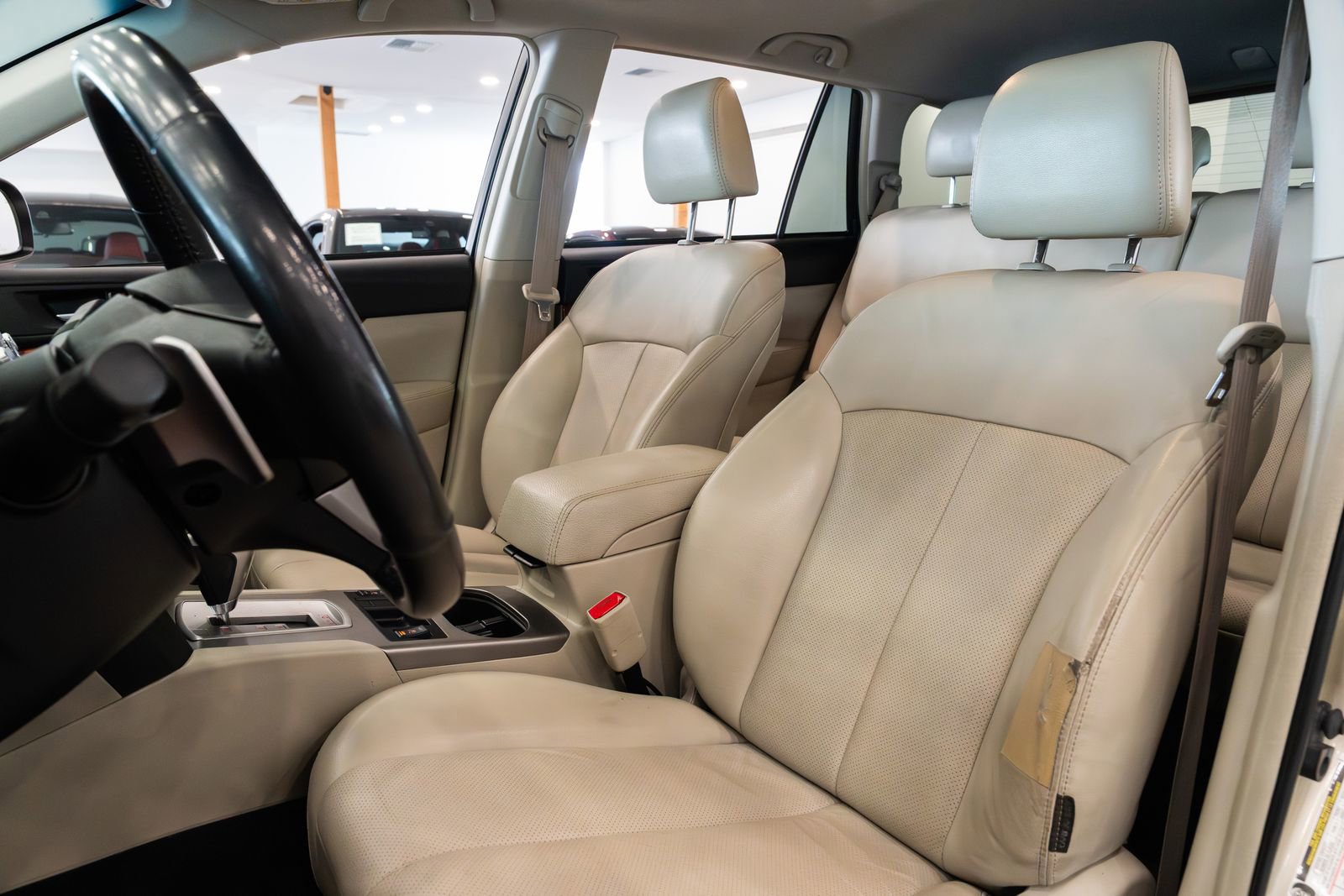 Used 2010 Subaru Outback 3.6R Limited image 18