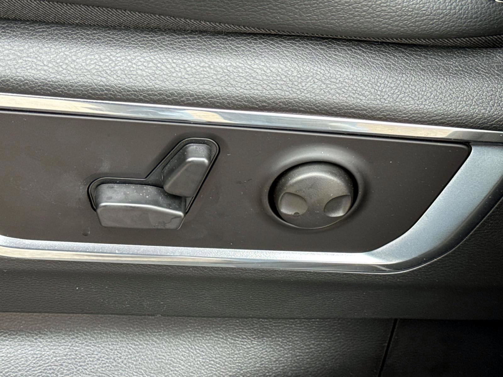 New 2026 RAM 1500 Laramie w/ Night Edition AWD/4WD image 11