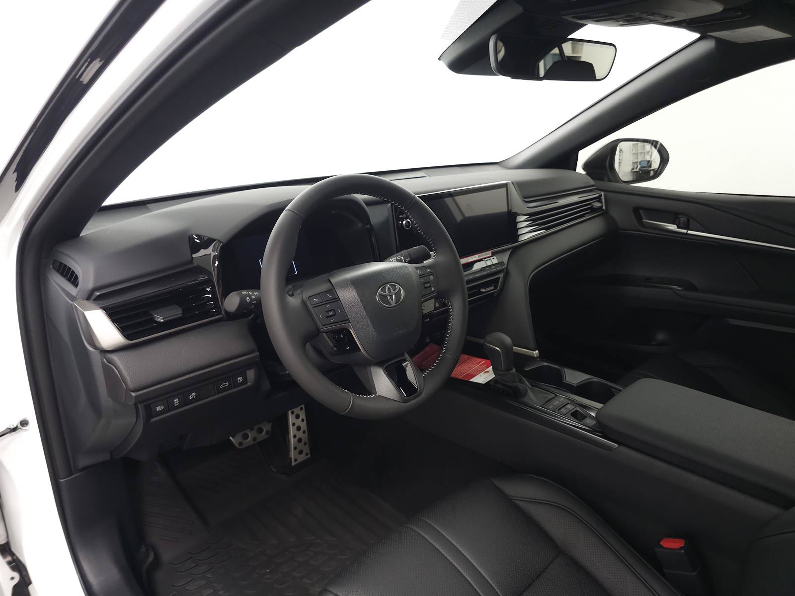 New 2026 Toyota Camry SE FWD image 5