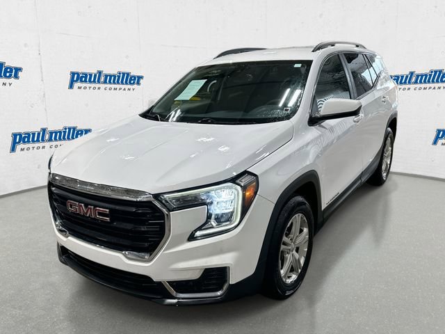 Used 2022 GMC Terrain SLE w/ Driver Convenience Package image 1