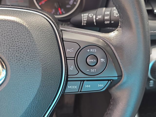 Used 2021 Toyota RAV4 XLE Premium image 35