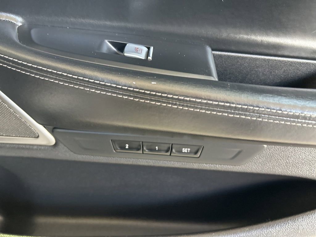 Used 2022 BMW 740i xDrive w/ M Sport Package image 24