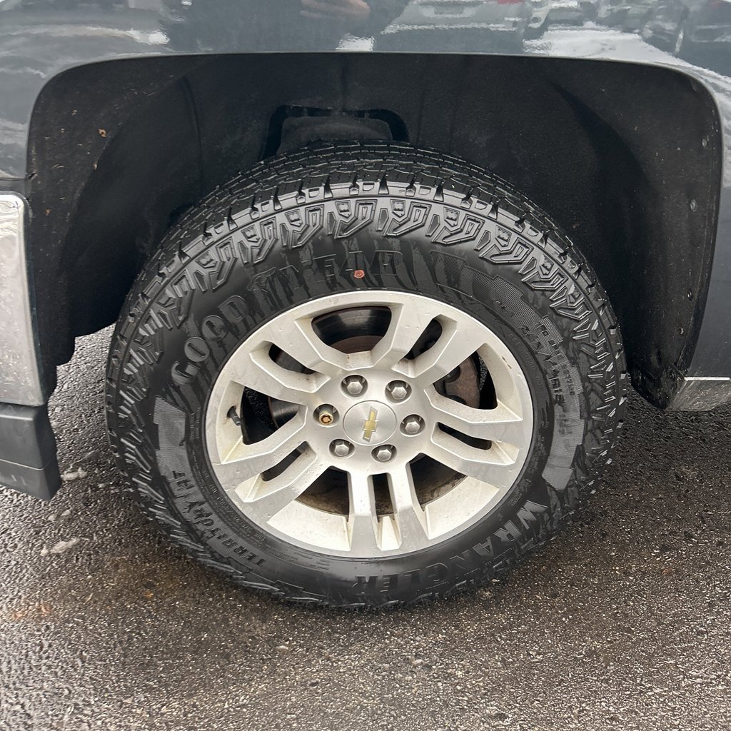 Used 2018 Chevrolet Silverado 1500 LT w/ All Star Edition image 9
