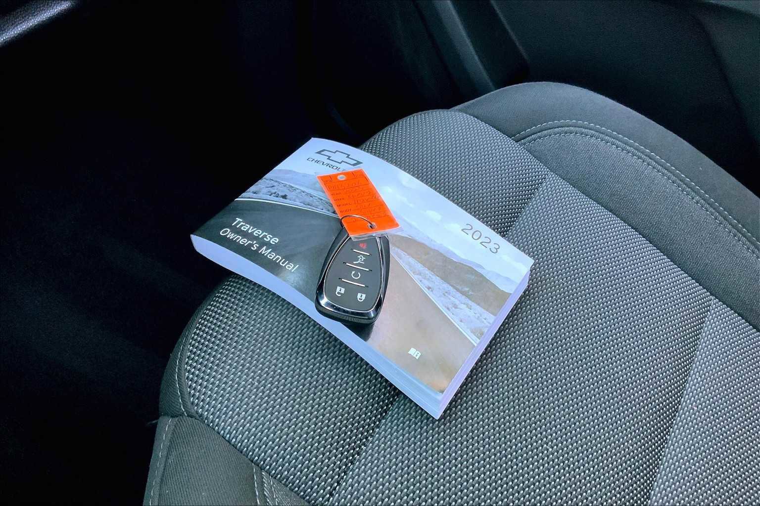 Used 2023 Chevrolet Traverse LT image 14