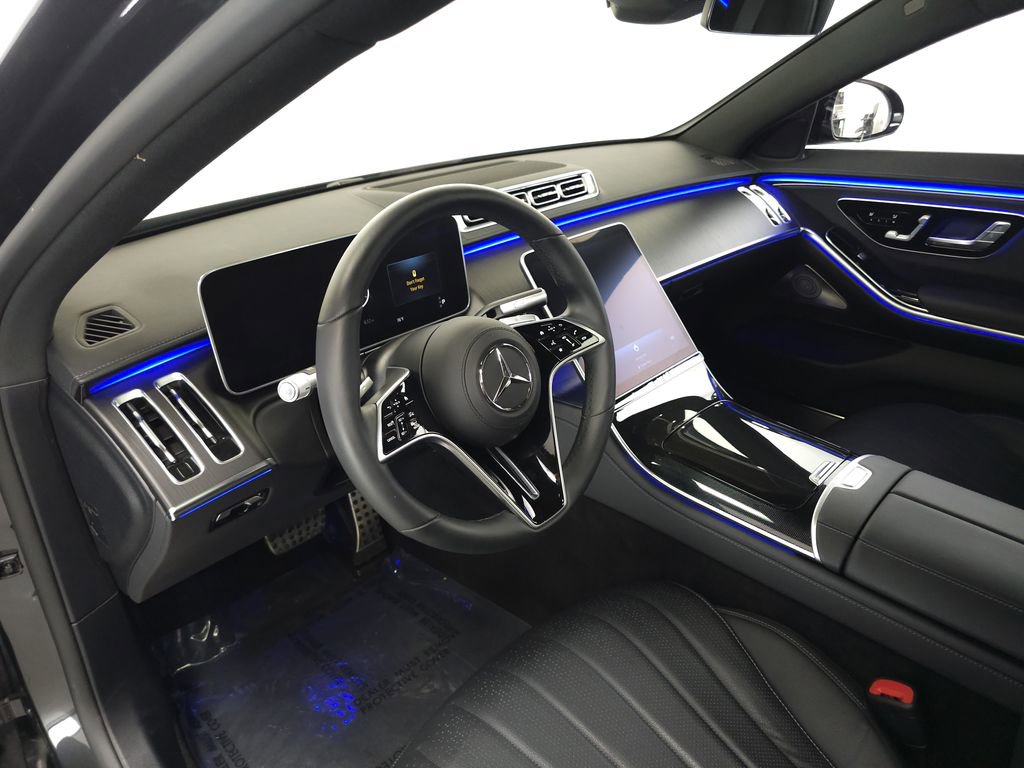 Used 2023 Mercedes-Benz S 500 4MATIC w/ AMG Line image 9