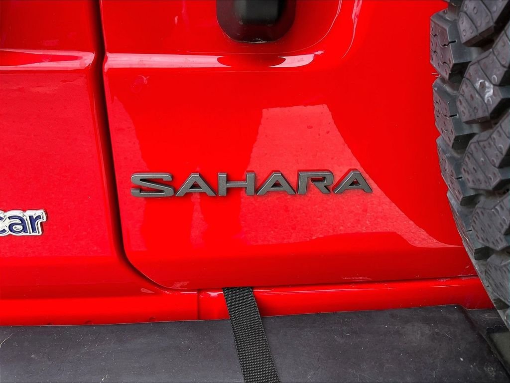 Used 2025 Jeep Wrangler Unlimited Sahara AWD/4WD image 27