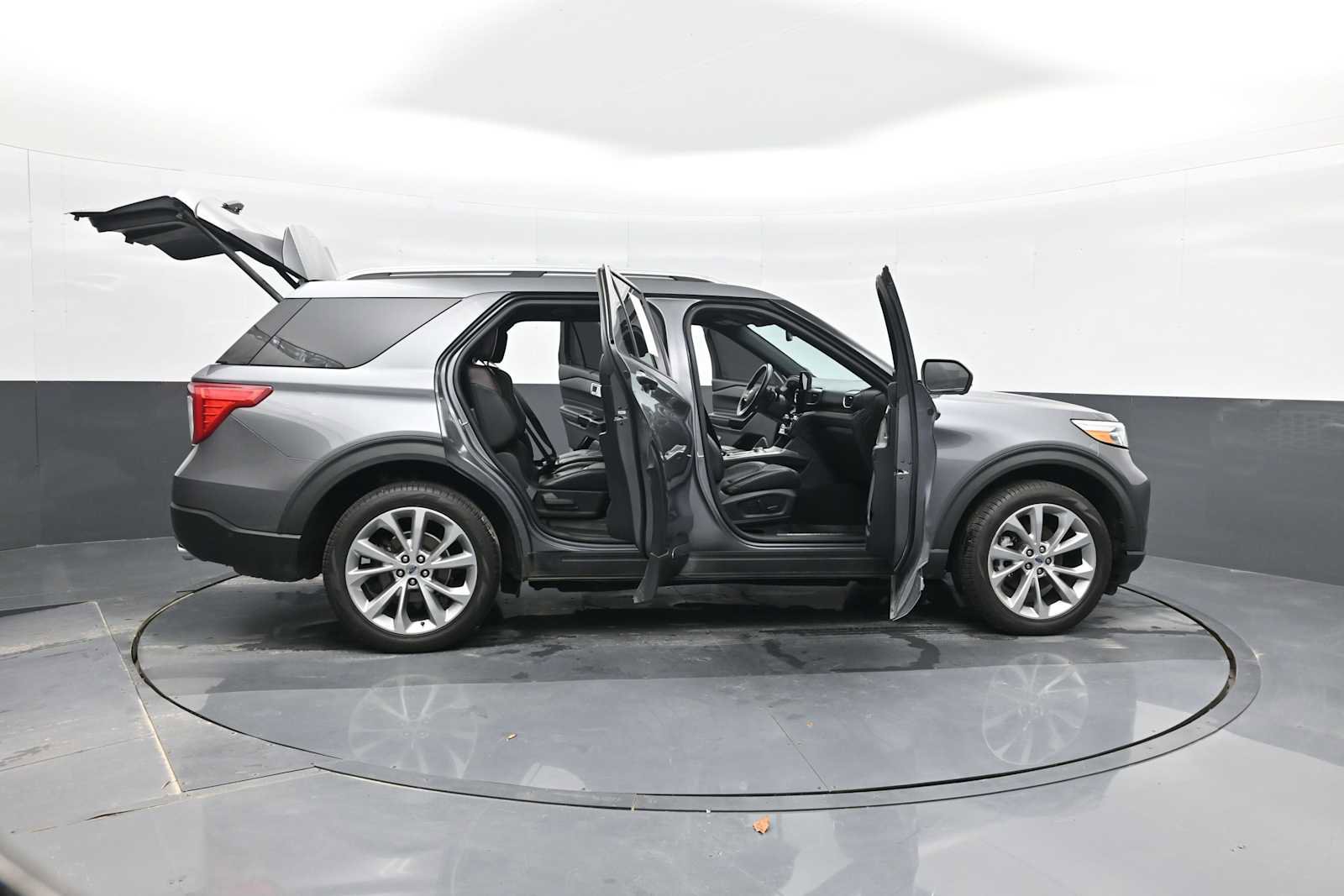 Used 2021 Ford Explorer Platinum w/ Equipment Group 601A image 39