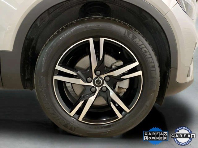 Used 2025 Volvo XC40 B5 Core image 30