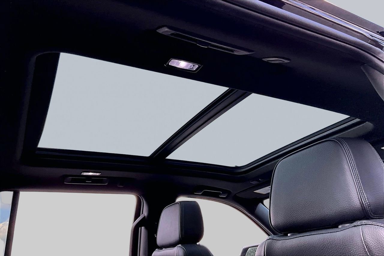 Used 2023 GMC Yukon Denali image 15