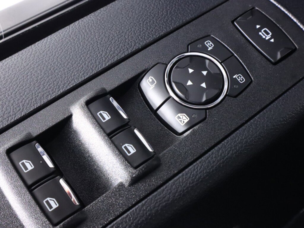 Used 2017 Ford F250 Lariat w/ FX4 Off-Road Package image 32