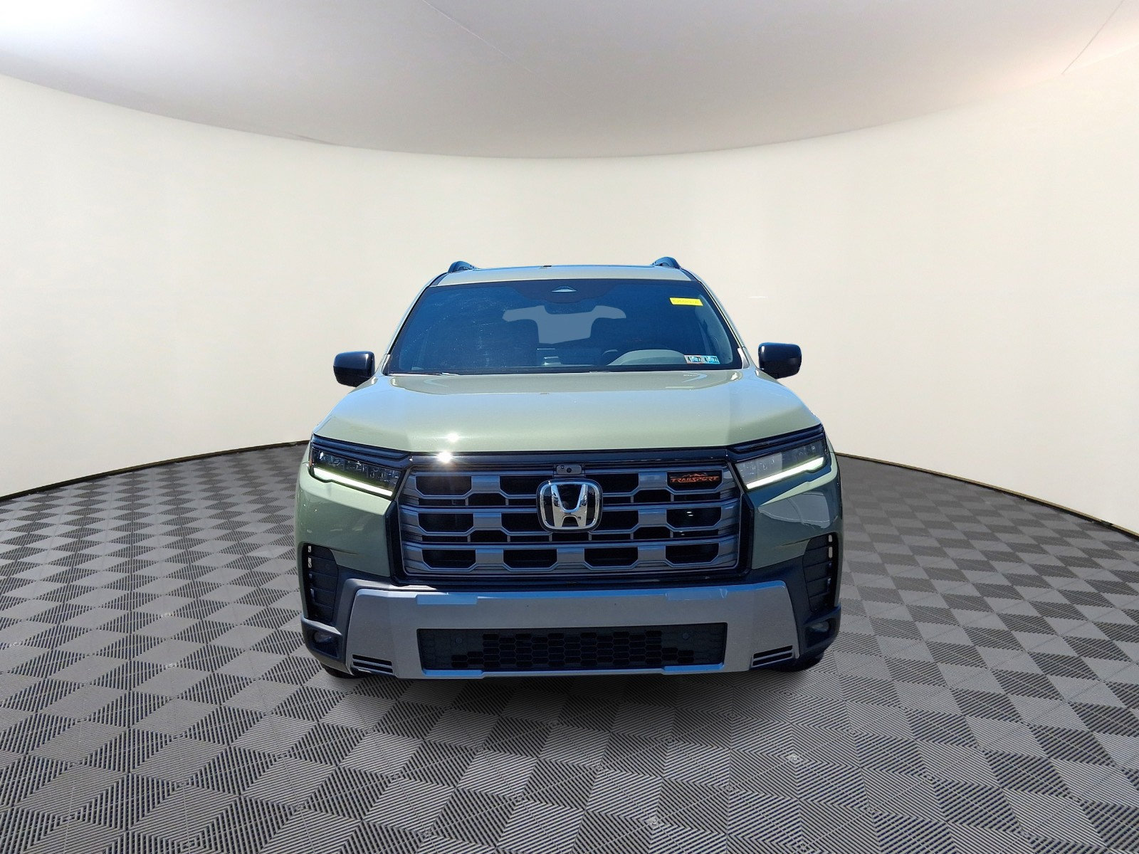 Used 2026 Honda Pilot TrailSport image 2
