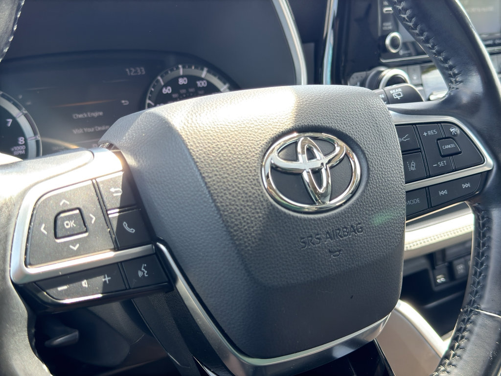 Used 2021 Toyota Highlander XLE image 30