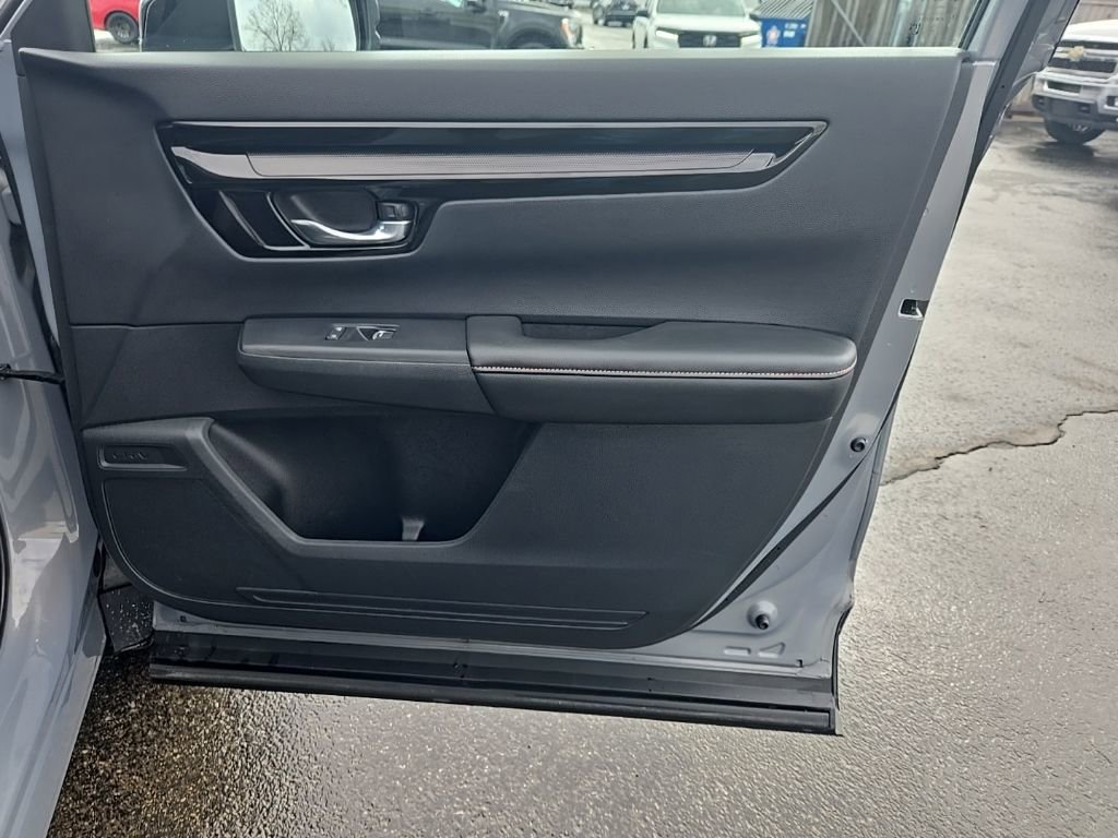 Used 2025 Honda CR-V Sport Touring image 33