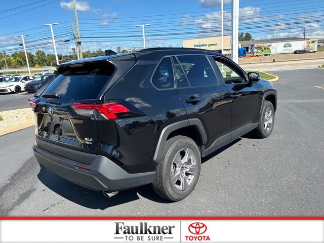 Used 2025 Toyota RAV4 XLE AWD/4WD image 10