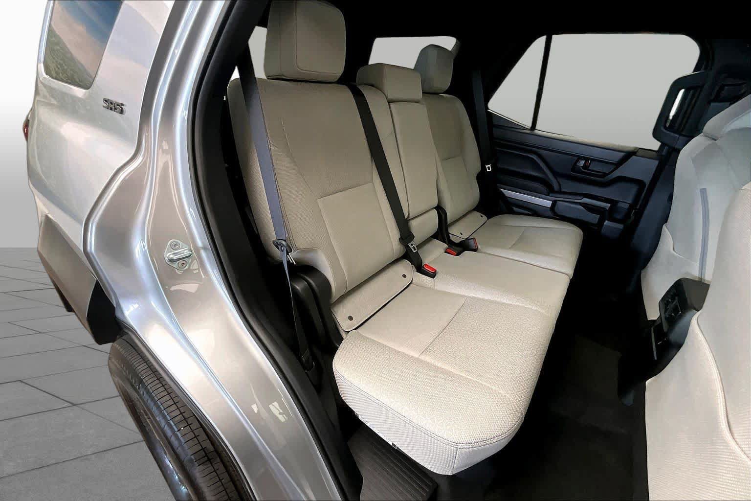 Used 2025 Toyota 4Runner SR5 RWD image 18