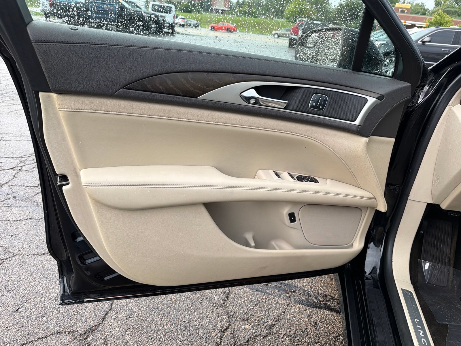 Used 2017 Lincoln MKZ Select w/ Climate Package FWD image 12