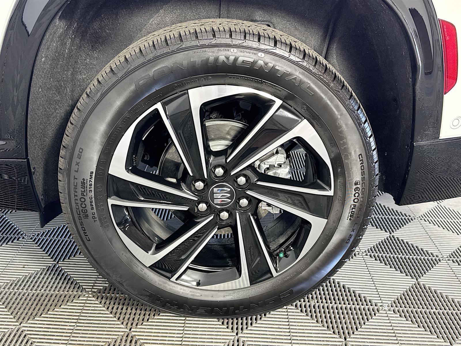 New 2025 Buick Enclave Sport Touring w/ Super Cruise Package image 33