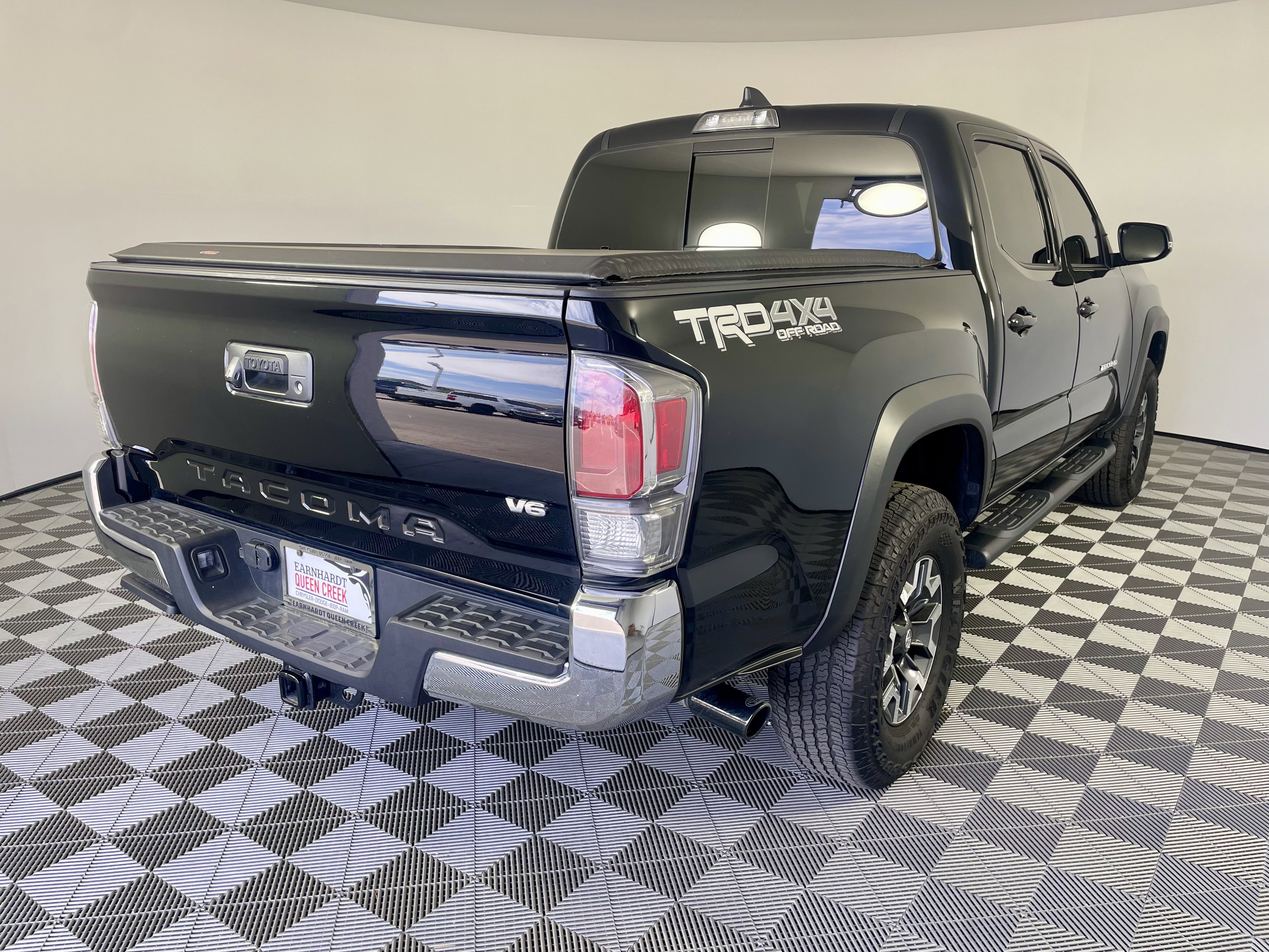 Used 2023 Toyota Tacoma TRD Off-Road AWD/4WD image 5