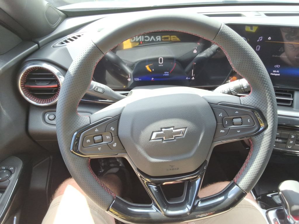 New 2026 Chevrolet Trax RS w/ Sunroof Package FWD image 24