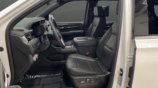 Used 2024 GMC Yukon XL Denali w/ Denali Reserve Package image 9