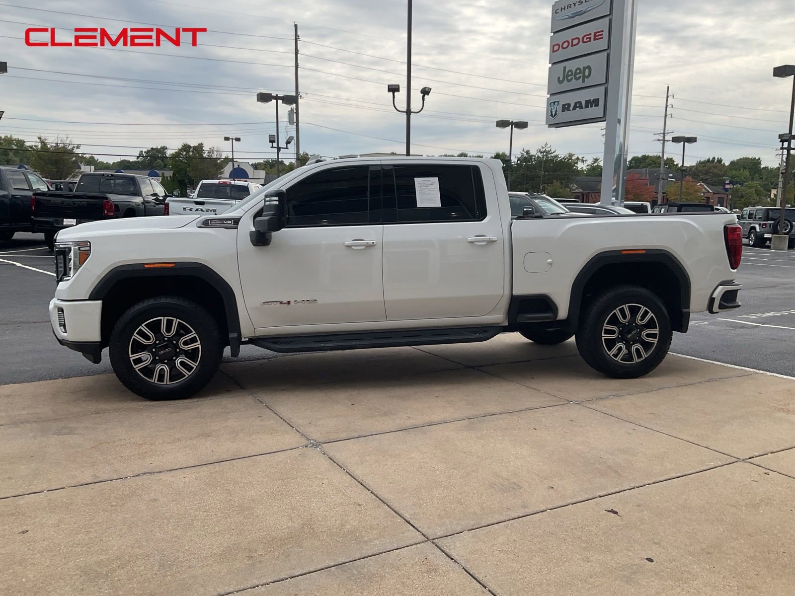 Used 2023 GMC Sierra 2500 AT4 w/ AT4 Premium Plus Package image 2
