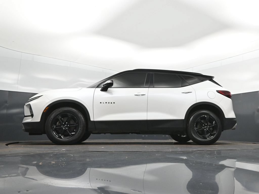Used 2023 Chevrolet Blazer LT w/ Midnight/Sport Edition FWD image 39