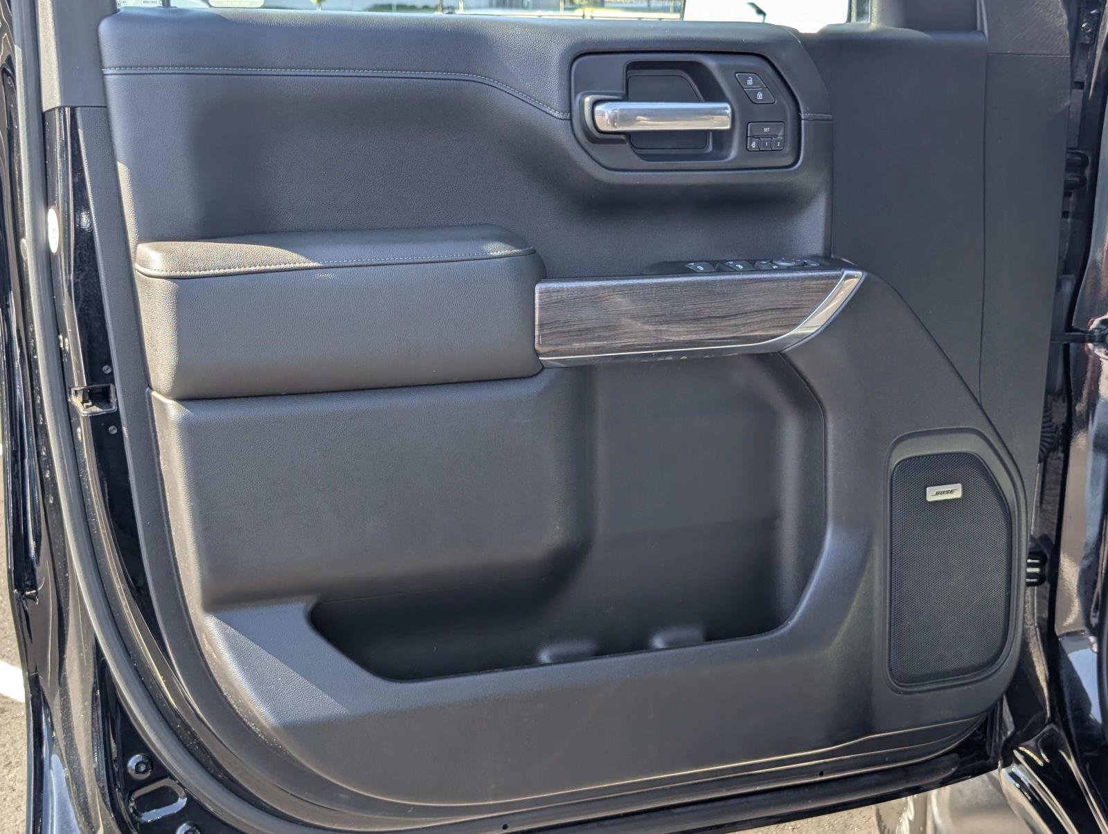 Used 2019 Chevrolet Silverado 1500 LTZ AWD/4WD image 11