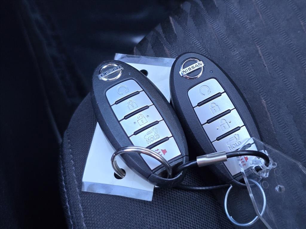 Used 2020 Nissan Rogue SV w/ Premium Package image 25