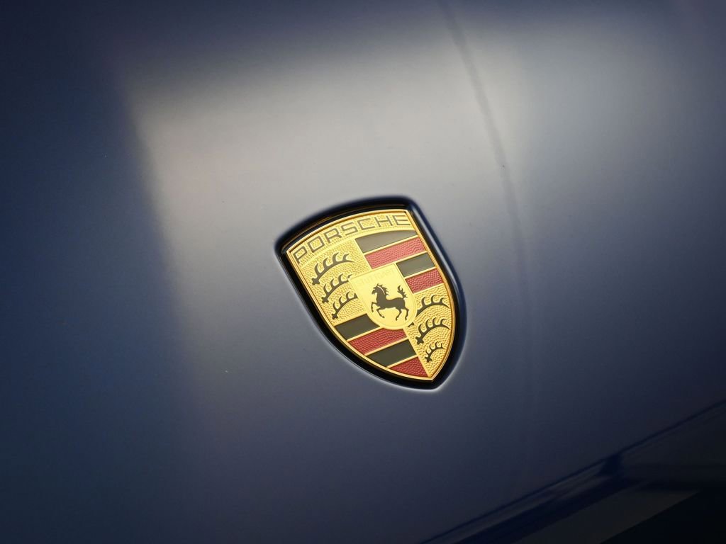 Certified 2025 Porsche Macan image 13