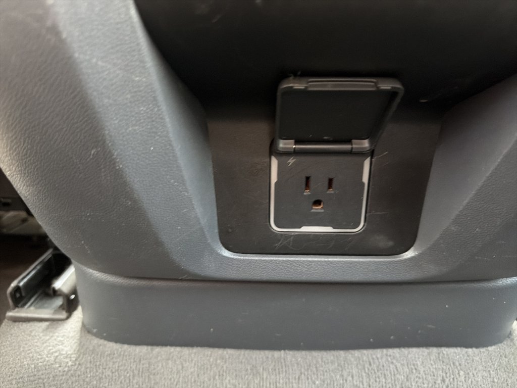 Used 2023 GMC Yukon Denali RWD image 25