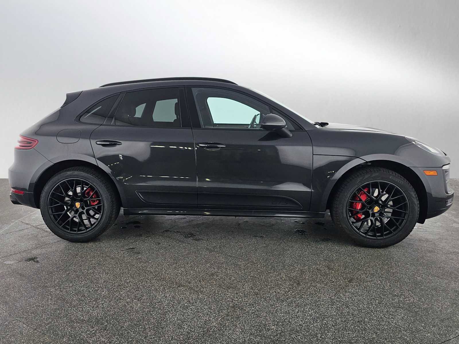 Used 2018 Porsche Macan GTS w/ Premium Package Plus image 2
