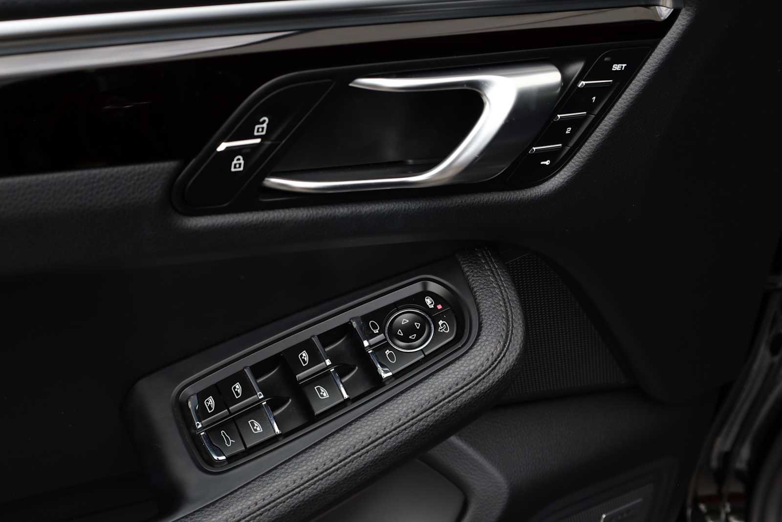 Used 2021 Porsche Macan AWD/4WD image 45