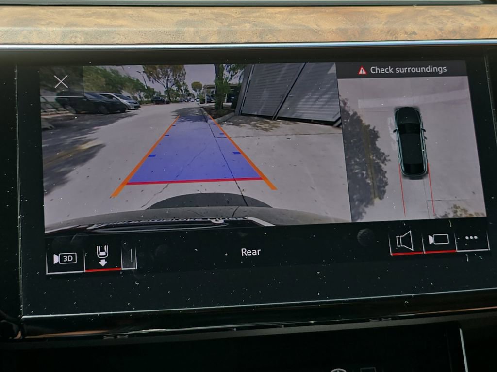 Used 2023 Audi e-tron Prestige w/ Prestige Package image 21