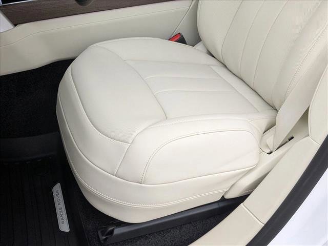 New 2026 Land Rover Range Rover SE image 4