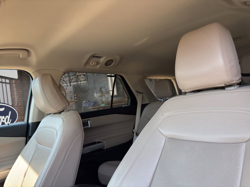 Used 2022 Ford Explorer Limited w/ Equipment Group 301A image 16