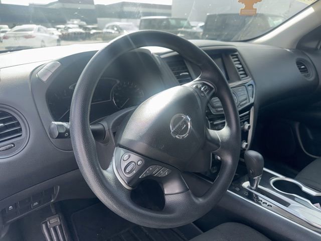 Used 2020 Nissan Pathfinder S FWD image 10