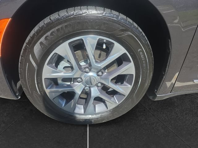 Used 2021 Chrysler Pacifica Pinnacle FWD image 9