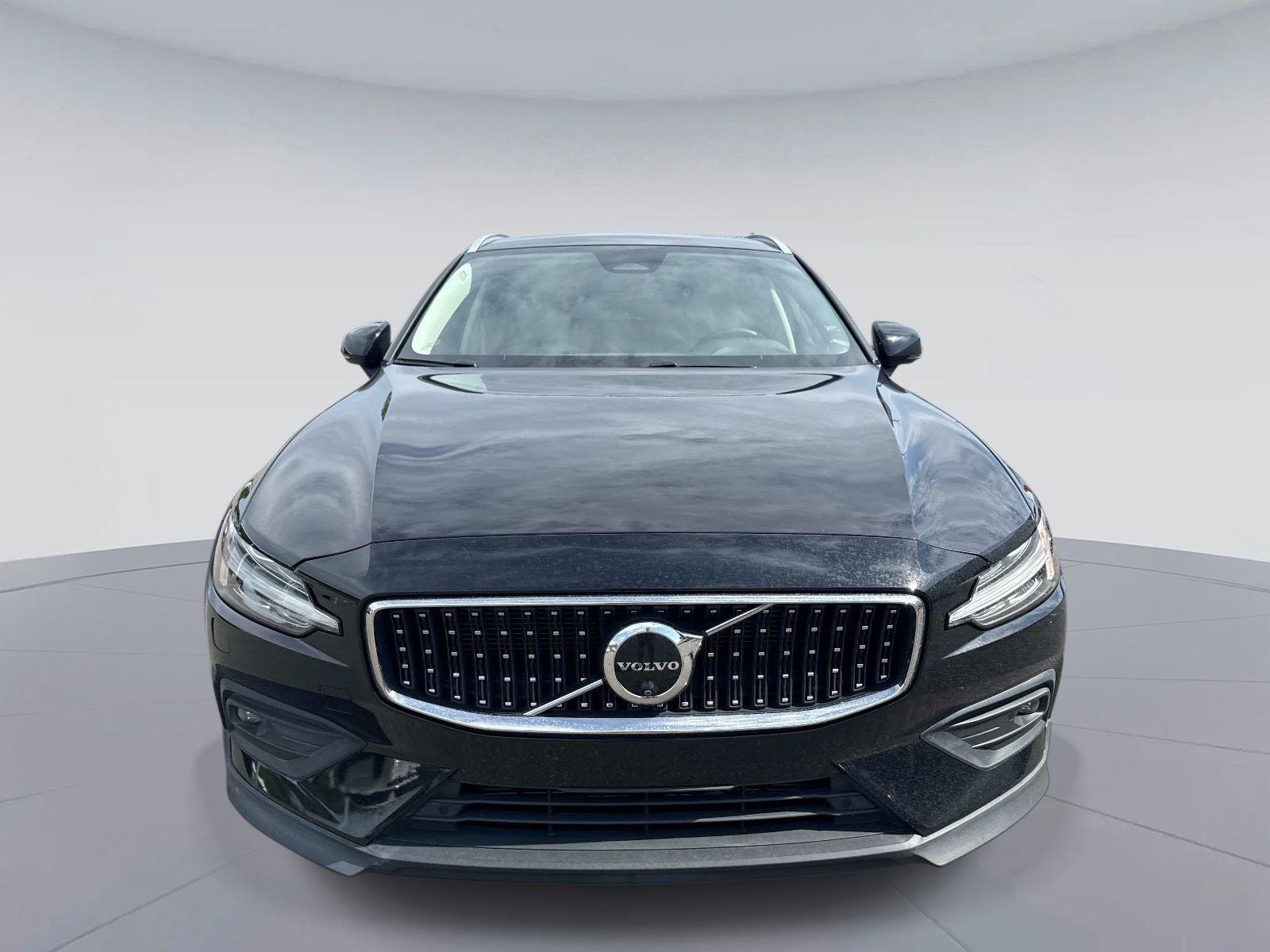 Used 2025 Volvo V60 B5 Cross Country Plus AWD/4WD image 9