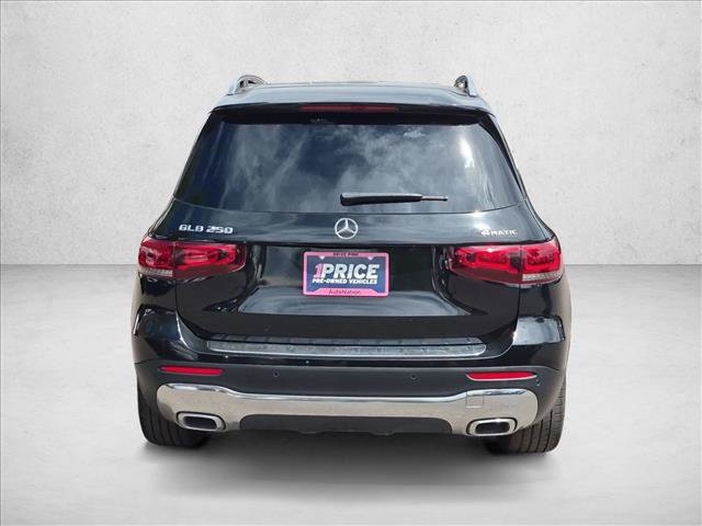 Used 2023 Mercedes-Benz GLB 250 4MATIC w/ Premium Package image 7