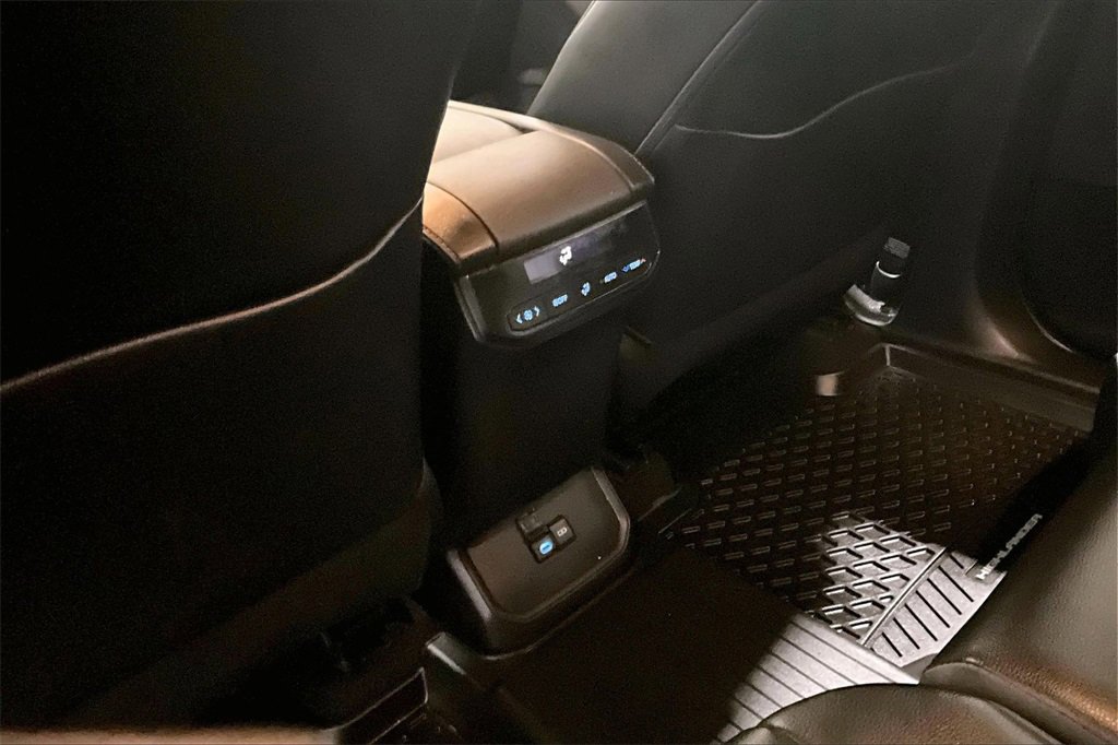 Used 2022 Toyota Highlander XLE image 10