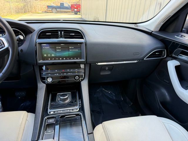 Used 2020 Jaguar F-PACE Prestige image 16