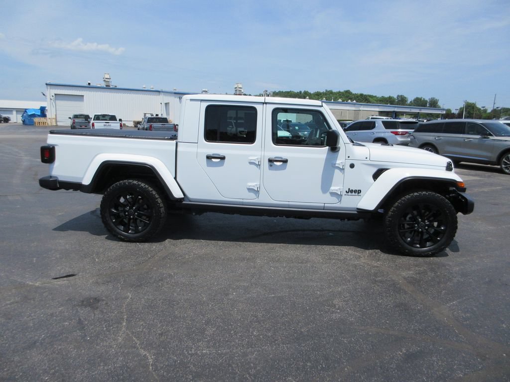 Used 2024 Jeep Gladiator Sport AWD/4WD image 4