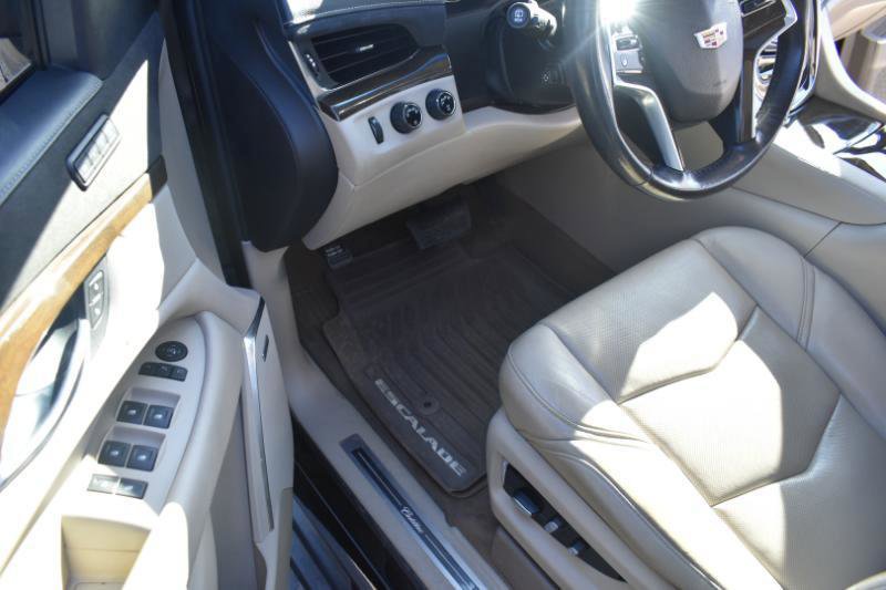 Used 2019 Cadillac Escalade ESV Luxury image 45