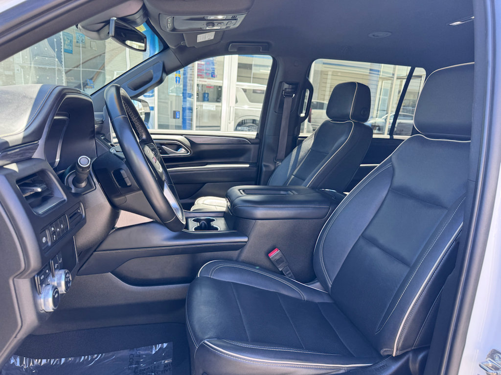 Used 2023 GMC Yukon XL SLT AWD/4WD image 7
