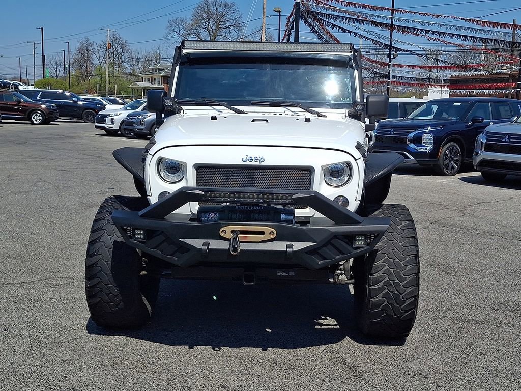 Used 2017 Jeep Wrangler Unlimited Rubicon w/ Connectivity Group image 2