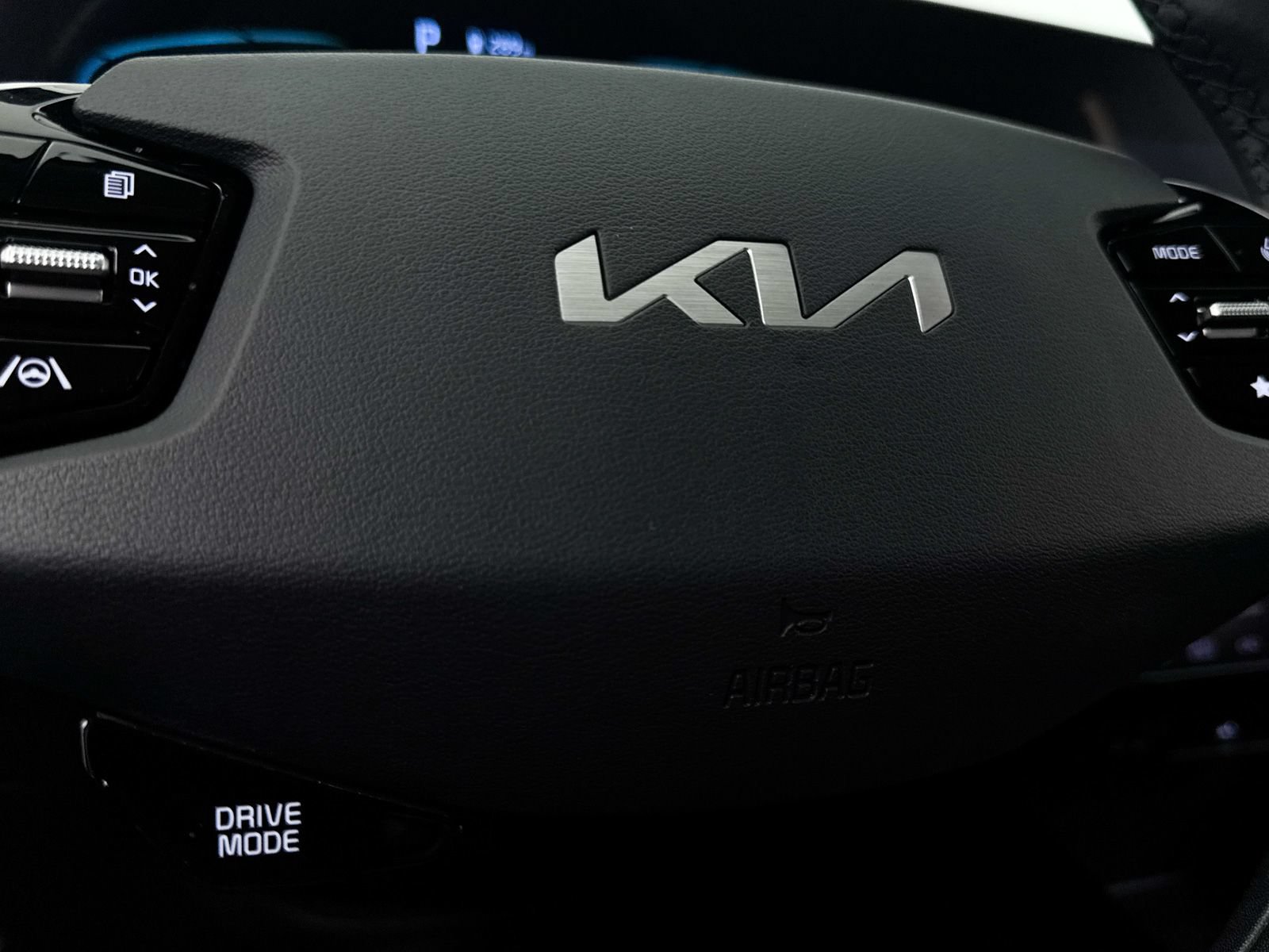 Certified 2023 Kia Niro EX FWD image 9