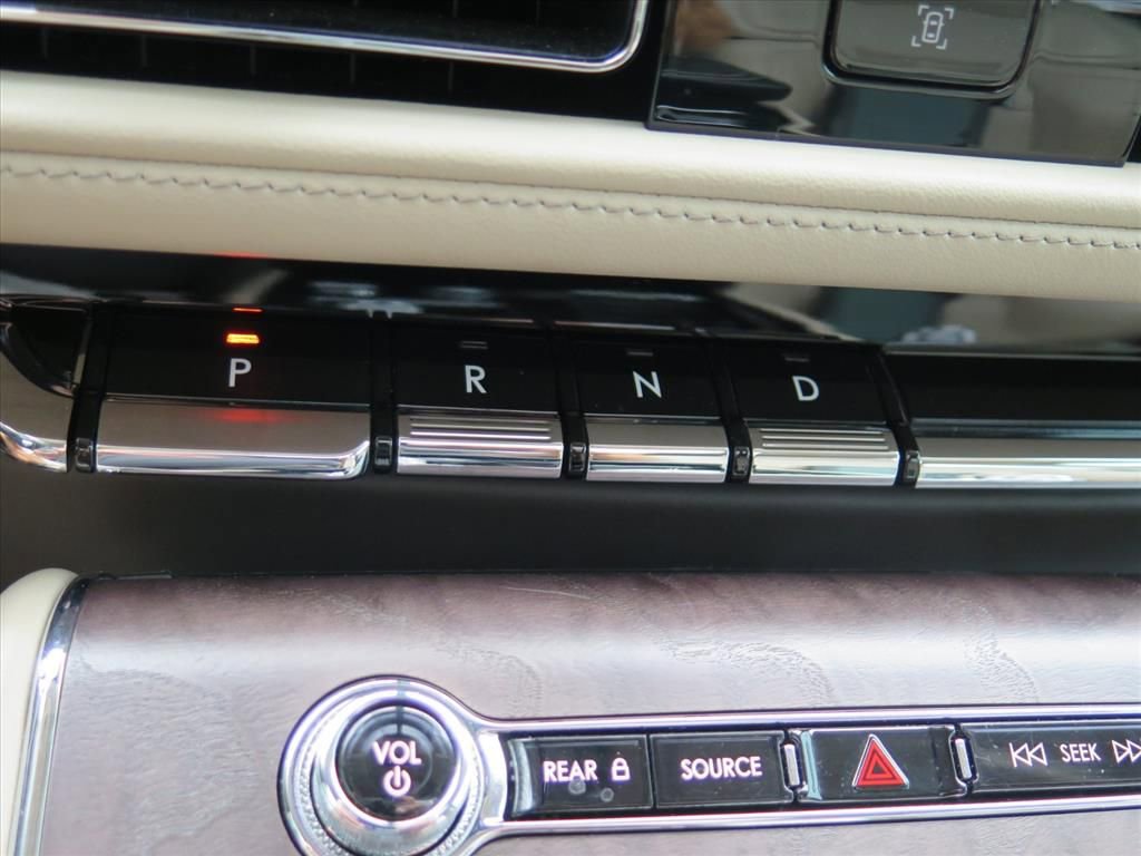 Used 2022 Lincoln Aviator Reserve w/ Equipment Group 201A AWD/4WD image 15