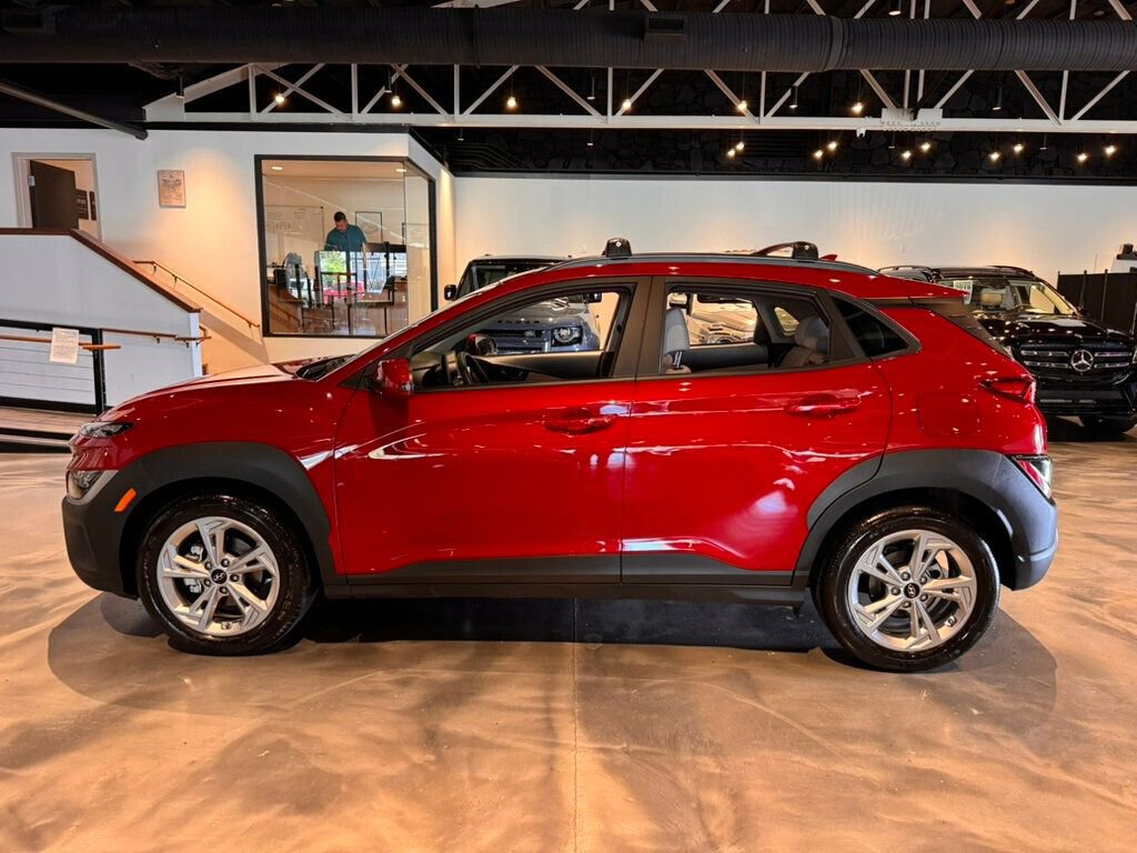 Used 2022 Hyundai Kona SEL image 2