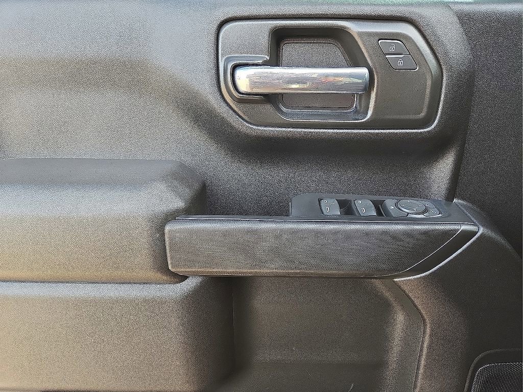 Used 2024 Chevrolet Silverado 1500 Custom image 17