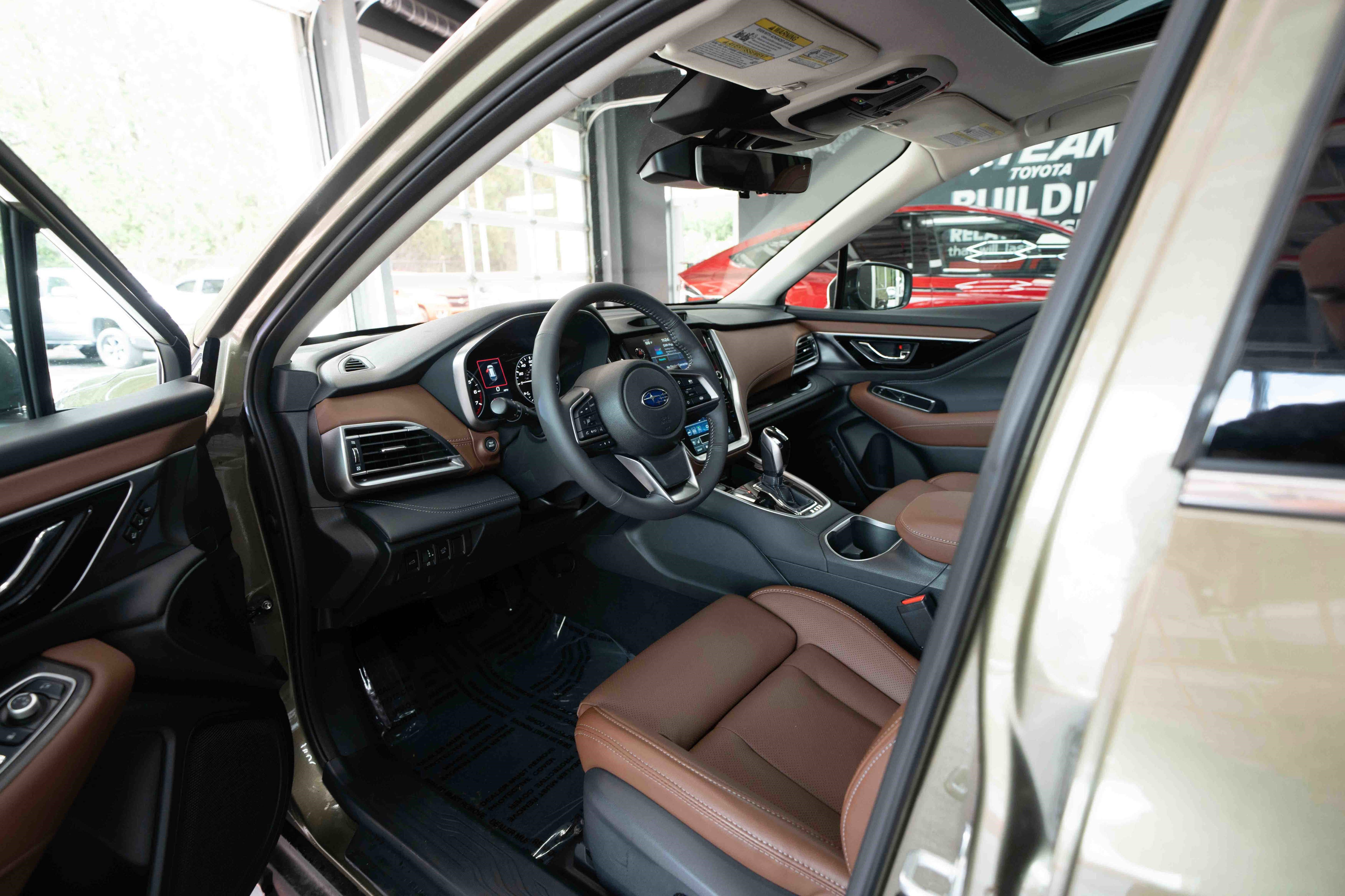 Used 2025 Subaru Outback Touring w/ Popular Package #2 AWD/4WD image 8